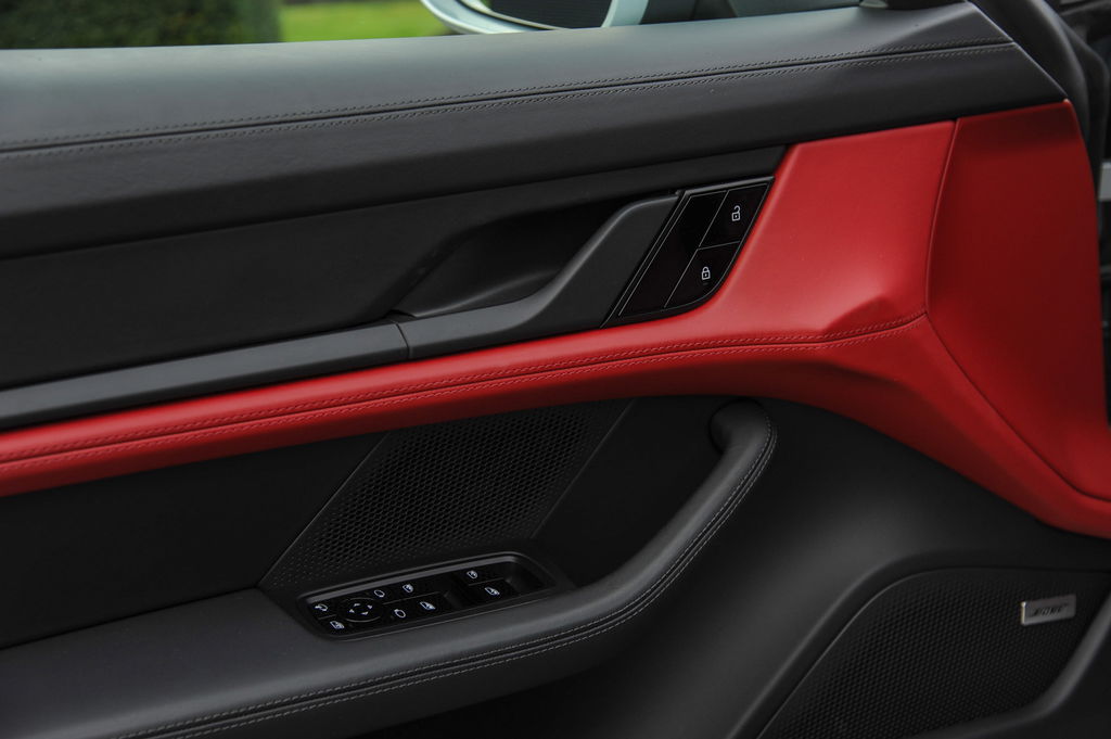 Porsche Taycan 4S Cross Turismo