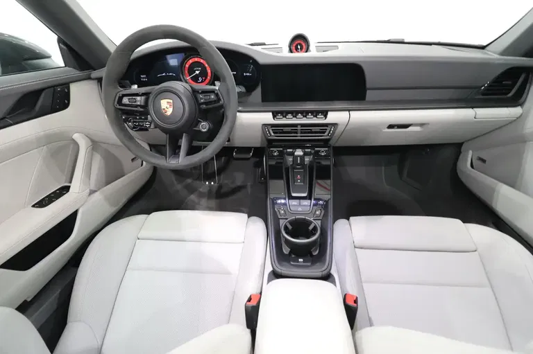 Porsche 992 Carrera GTS