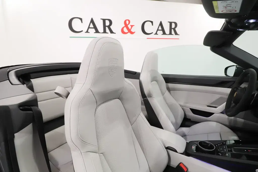 Porsche 992 Carrera GTS