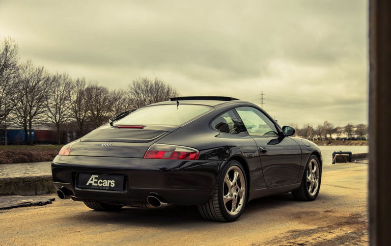 Porsche 996 Carrera 4 Millennium Edition