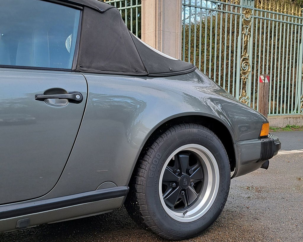 Porsche 911 Carrera 3.2