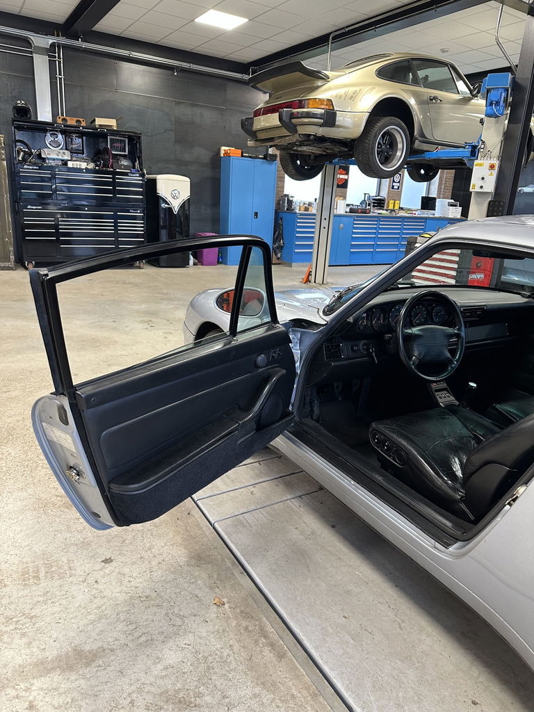 Porsche 993 Carrera 4