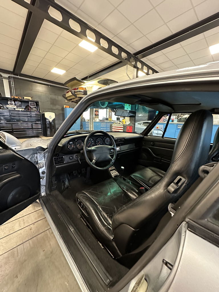 Porsche 993 Carrera 4