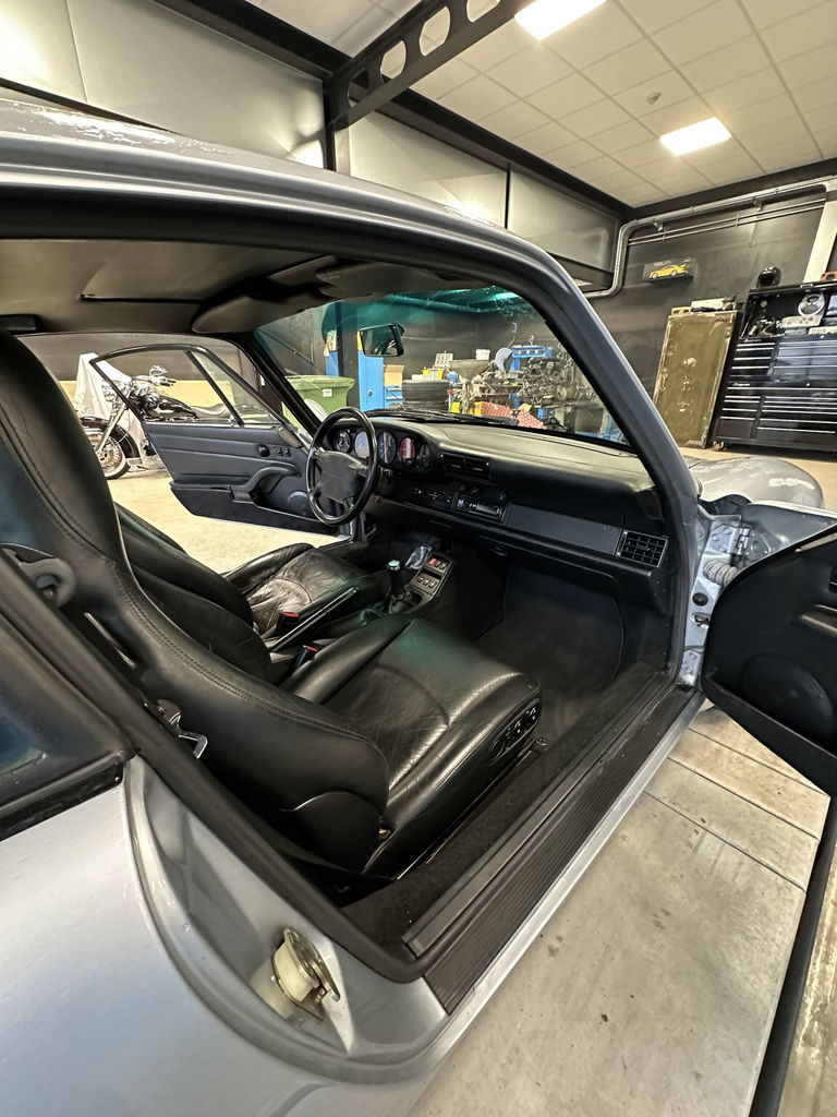 Porsche 993 Carrera 4