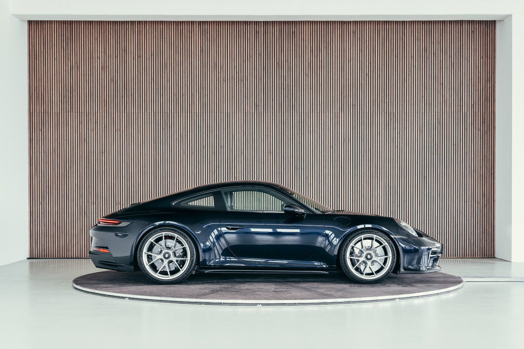 Porsche 992 GT3 Touring
