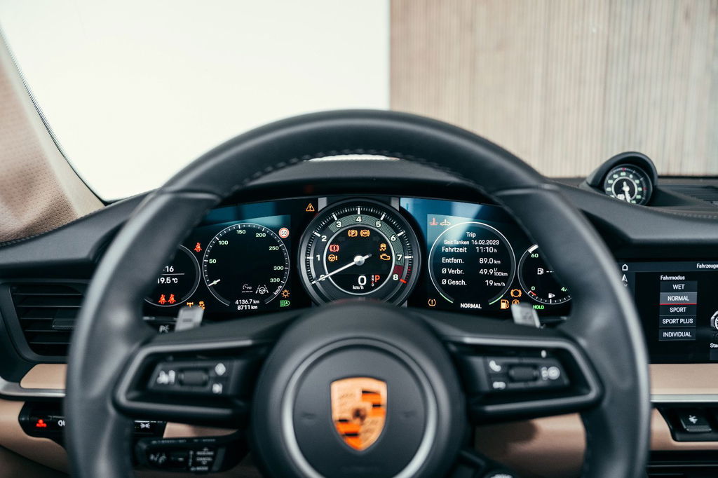 Porsche 992 Heritage Design Edition