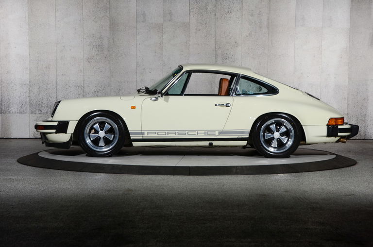 Porsche 911 Carrera 3.2 (US)