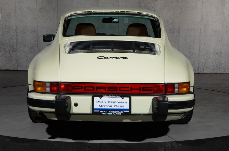 Porsche 911 Carrera 3.2 (US)