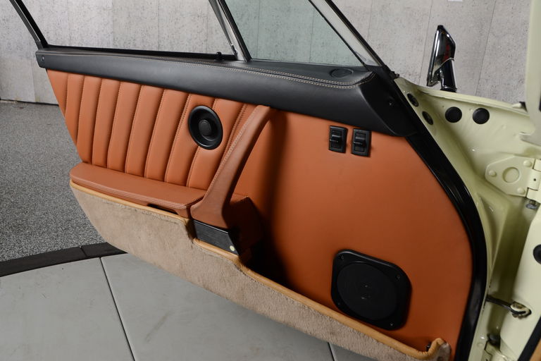 Porsche 911 Carrera 3.2 (US)