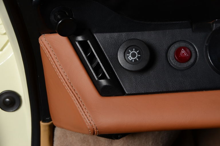 Porsche 911 Carrera 3.2 (US)