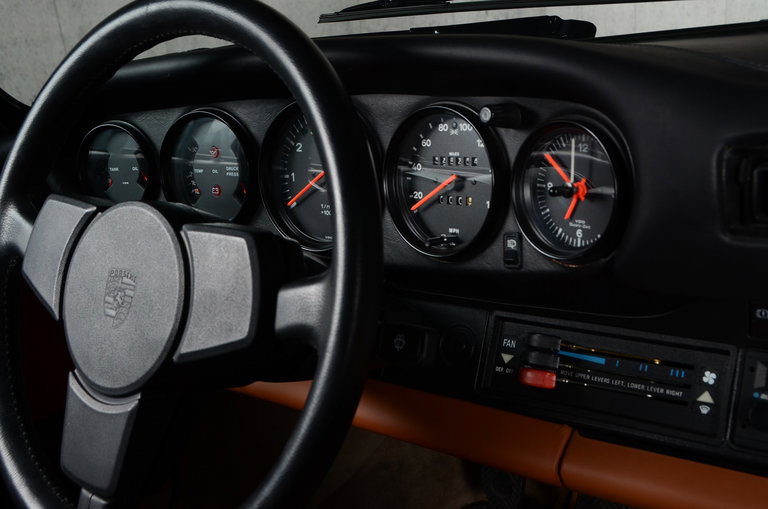 Porsche 911 Carrera 3.2 (US)