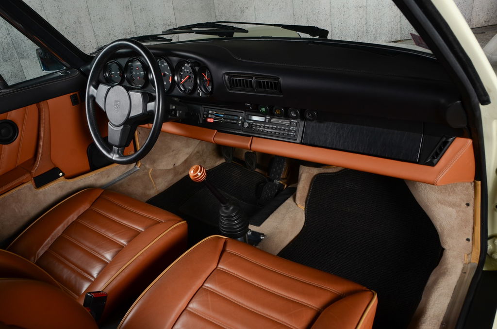 Porsche 911 Carrera 3.2 (US)