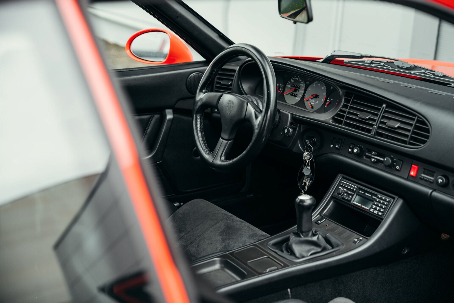 Porsche 968 Turbo S interior