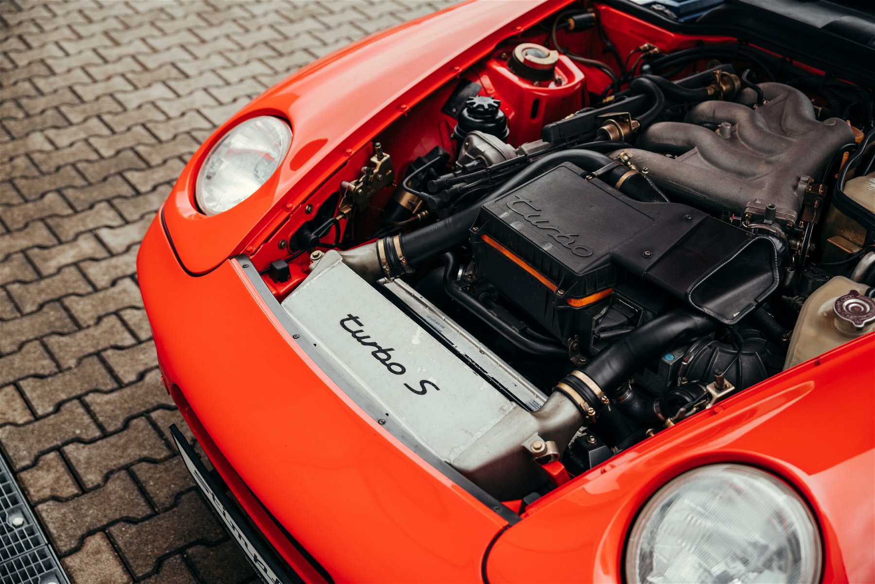 Porsche 968 Turbo S engine bay