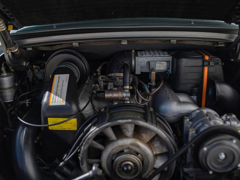 Porsche 911 Carrera 3.2 (US)