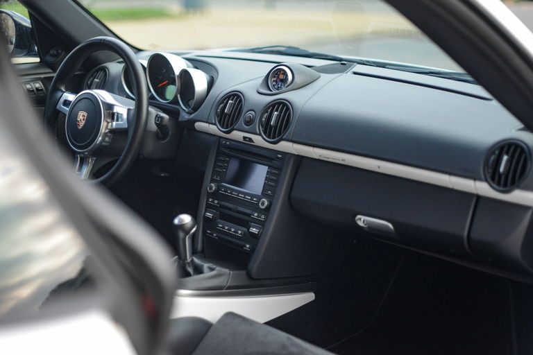 Porsche 987 Cayman R