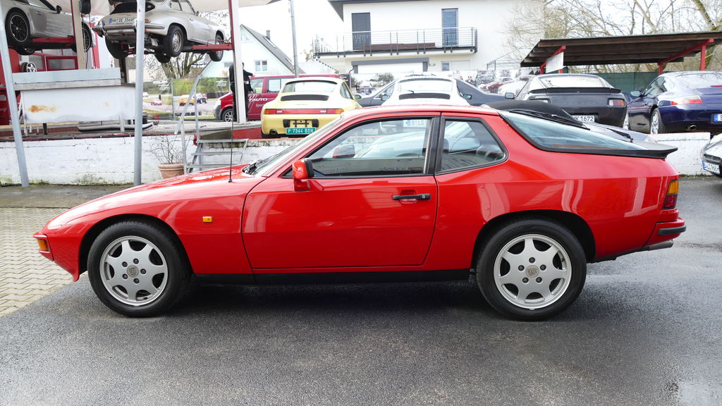 Porsche 924 S