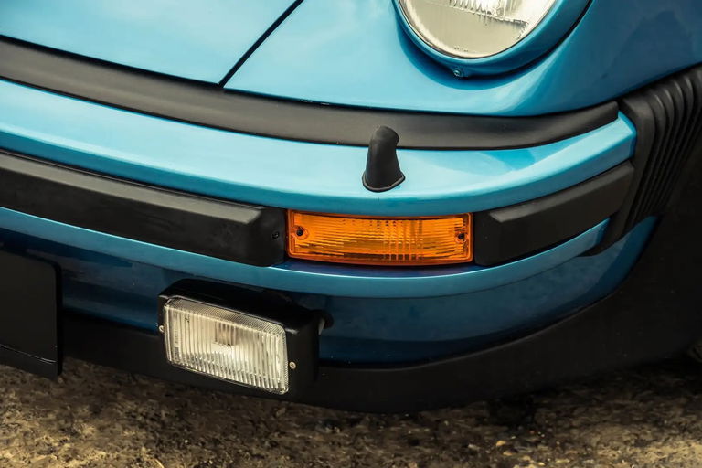 Porsche 911 Turbo 3.3 (US)