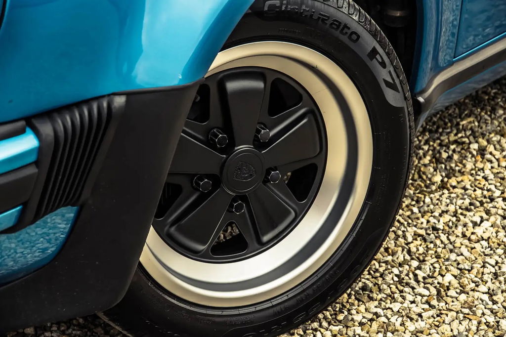 Porsche 911 Turbo 3.3 (US)