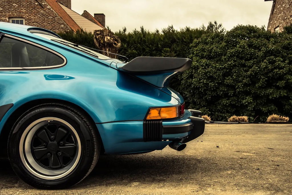 Porsche 911 Turbo 3.3 (US)