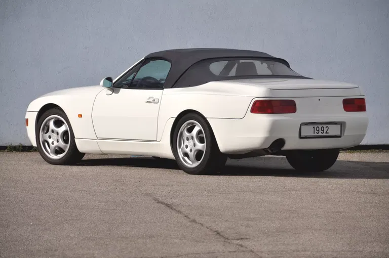 Porsche 968