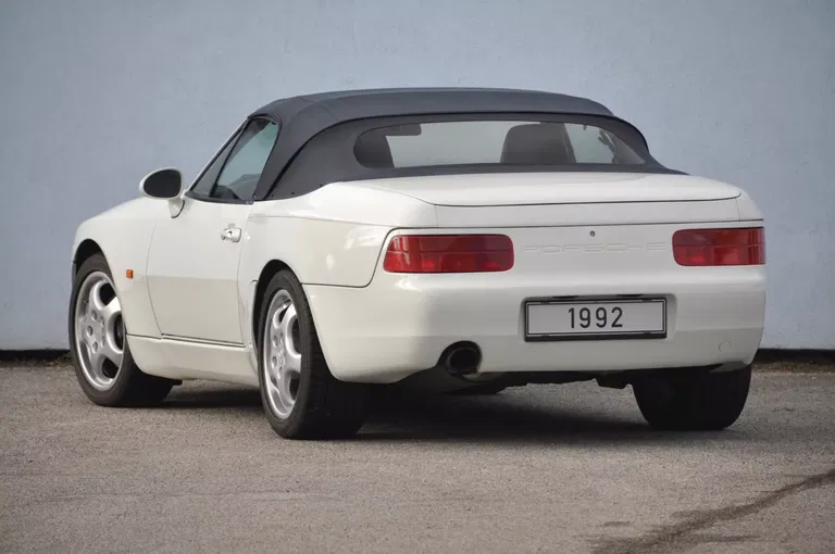 Porsche 968