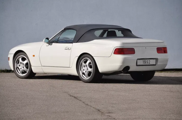 Porsche 968