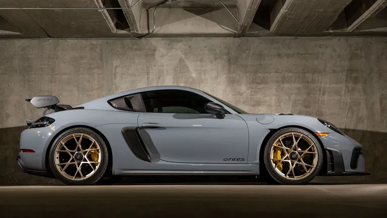 Porsche 718 Cayman GT4 RS