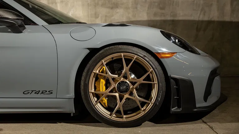 Porsche 718 Cayman GT4 RS