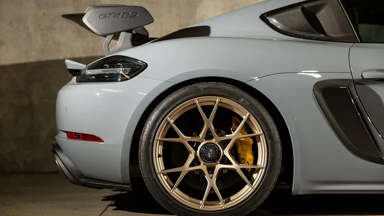 Porsche 718 Cayman GT4 RS