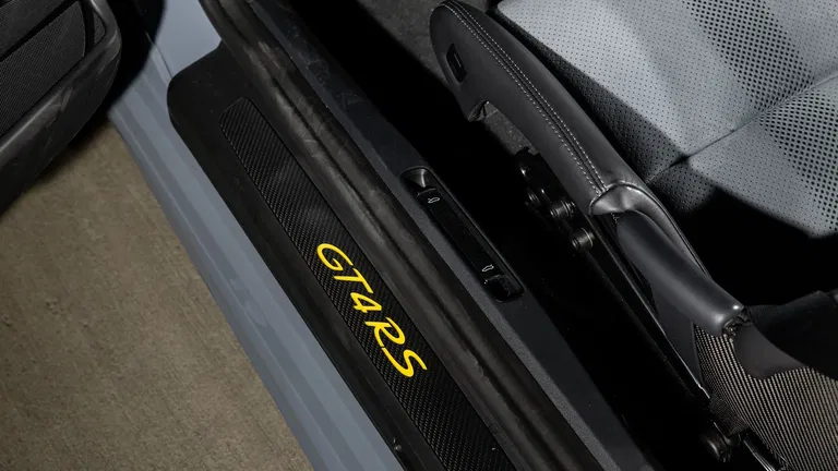 Porsche 718 Cayman GT4 RS