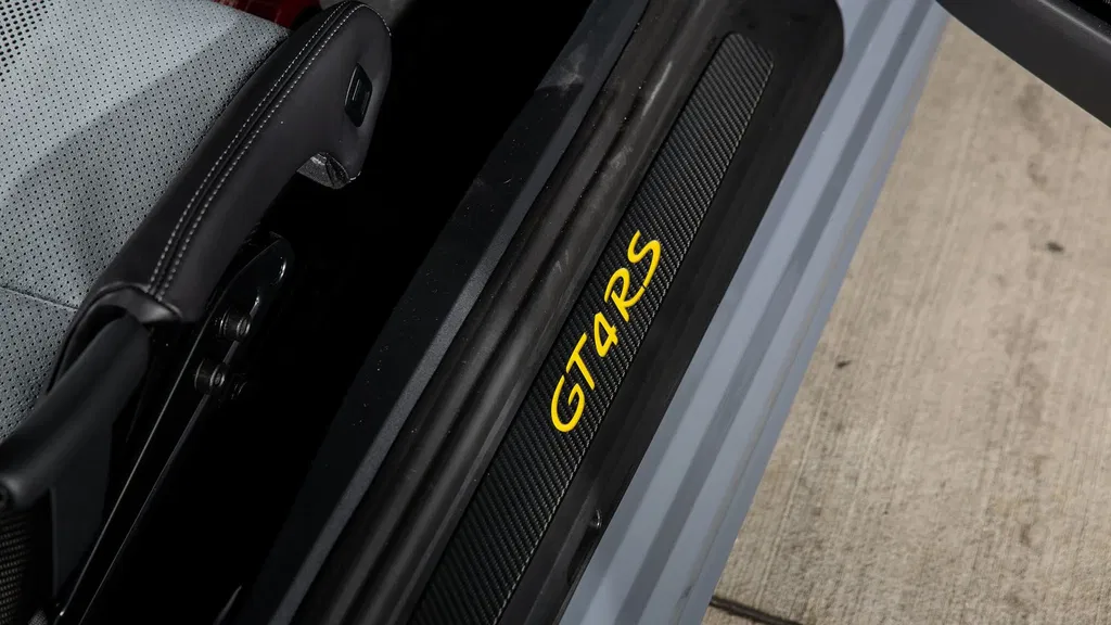 Porsche 718 Cayman GT4 RS