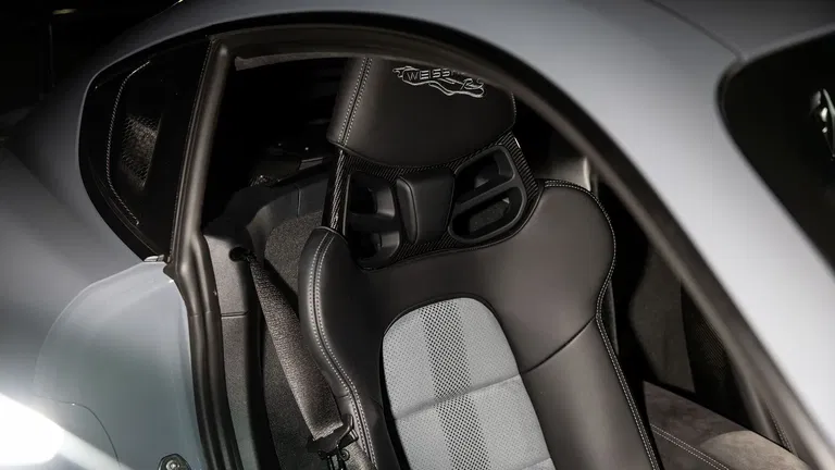 Porsche 718 Cayman GT4 RS