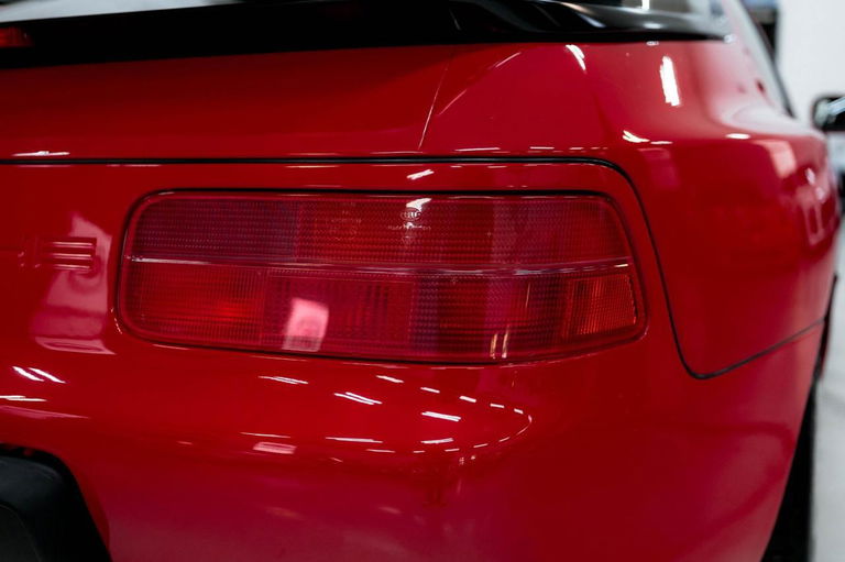 Porsche 968