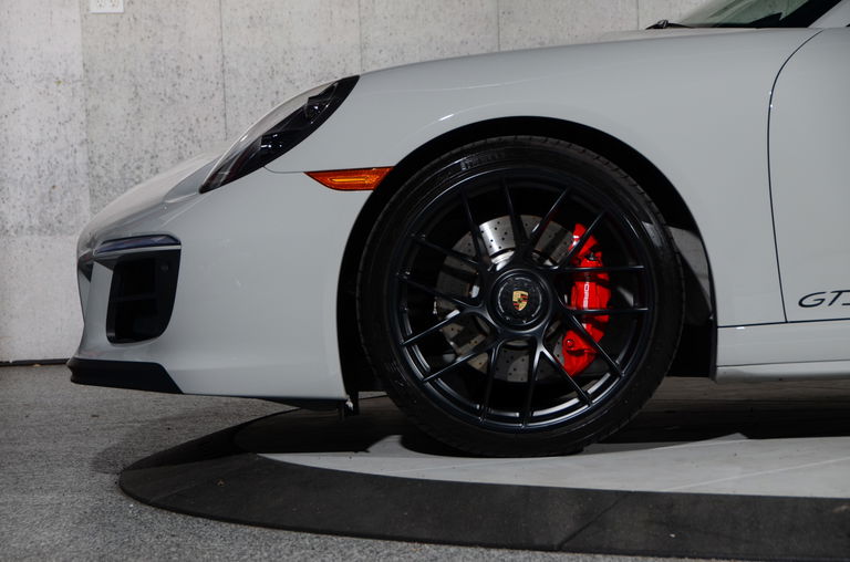 Porsche 991.2 Carrera GTS