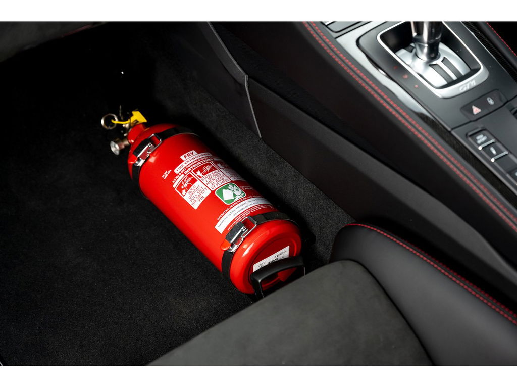 Porsche 718 Cayman GT4