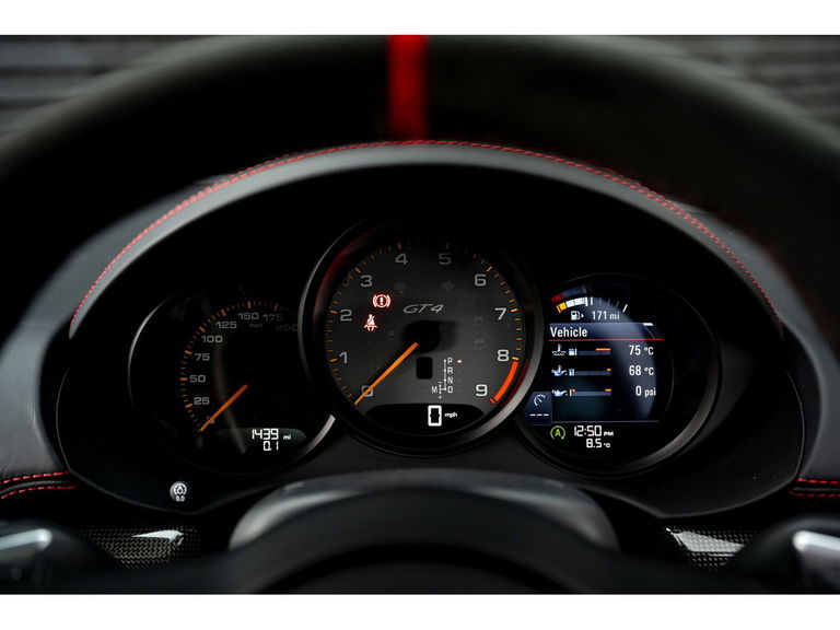 Porsche 718 Cayman GT4