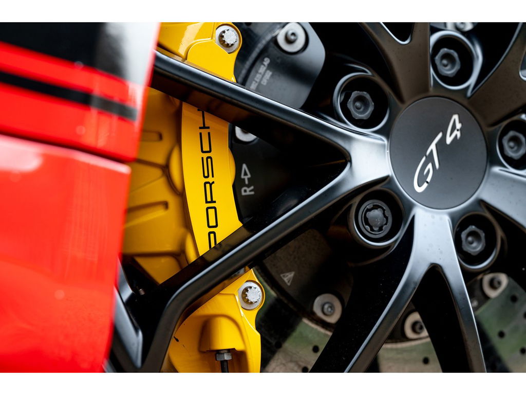 Porsche 718 Cayman GT4