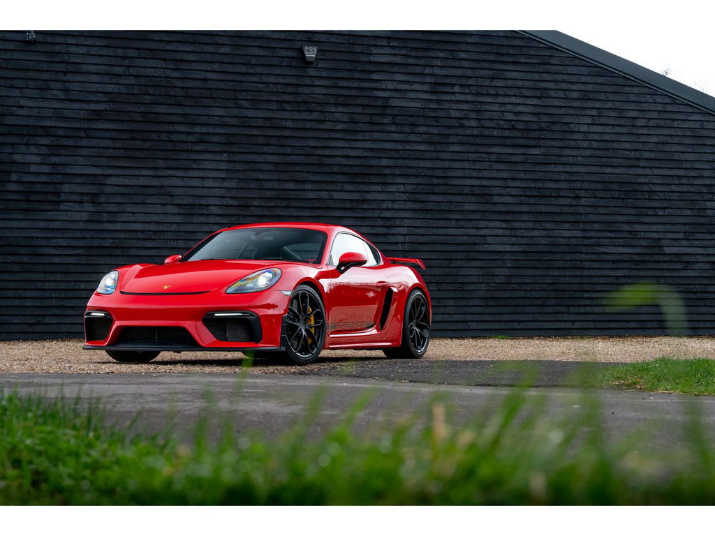 Porsche 718 Cayman GT4
