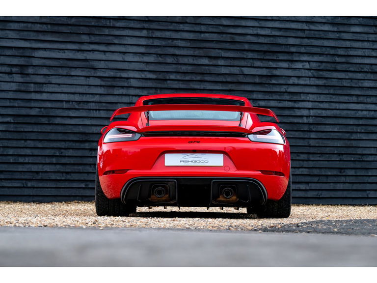 Porsche 718 Cayman GT4