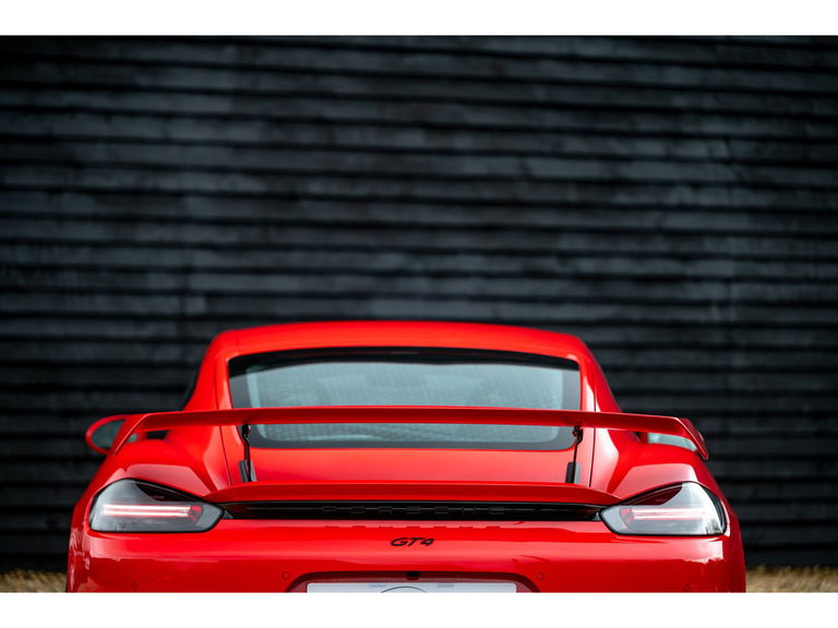 Porsche 718 Cayman GT4