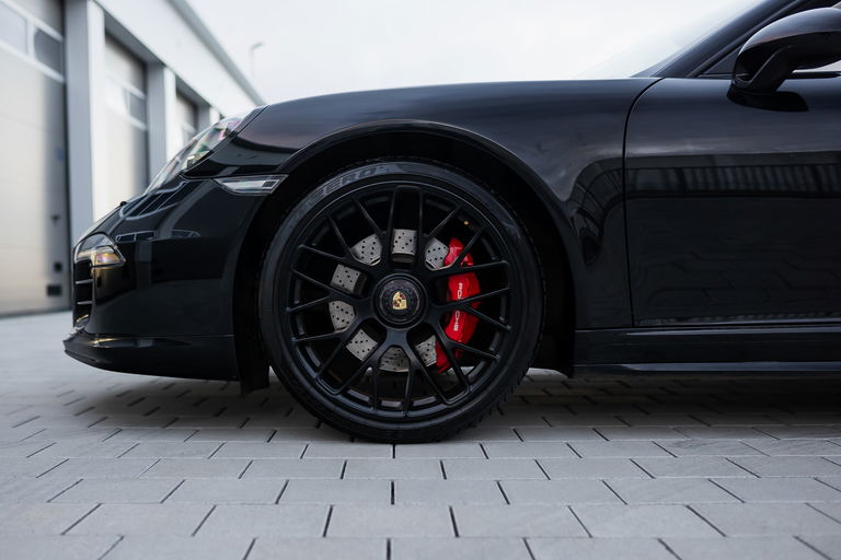 Porsche 991 Carrera 4 GTS