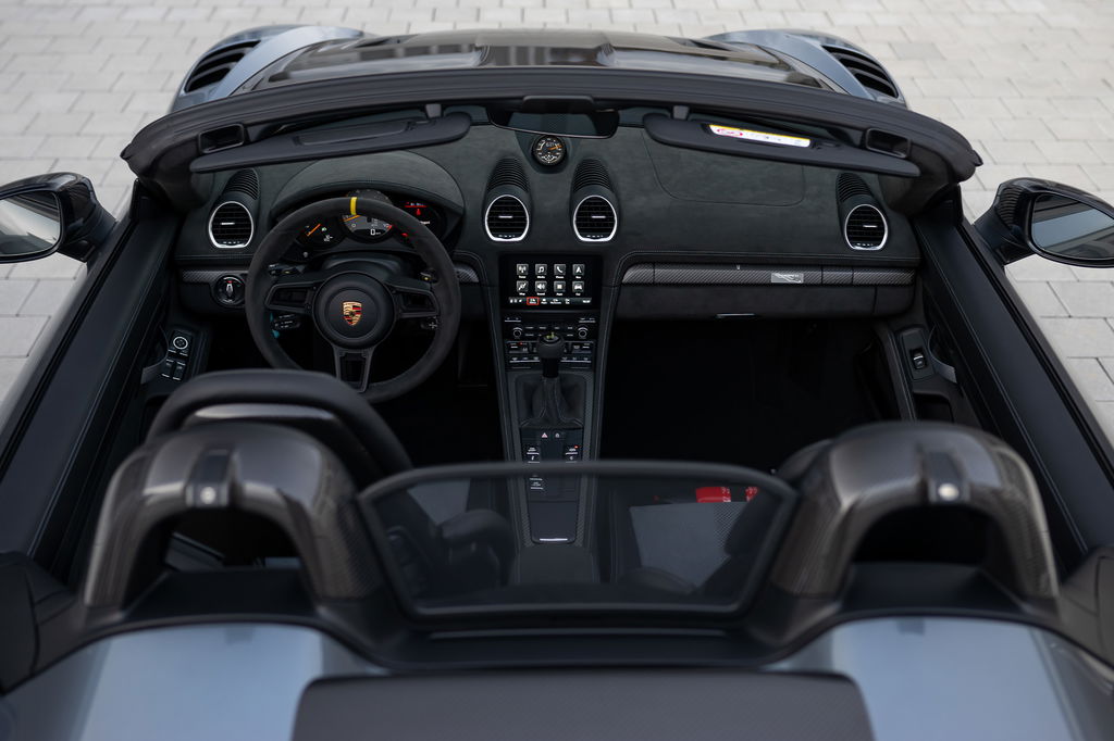 Porsche 718 Spyder RS