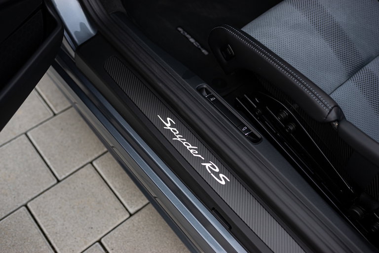 Porsche 718 Spyder RS