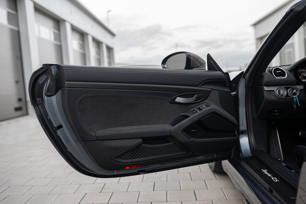 Porsche 718 Spyder RS