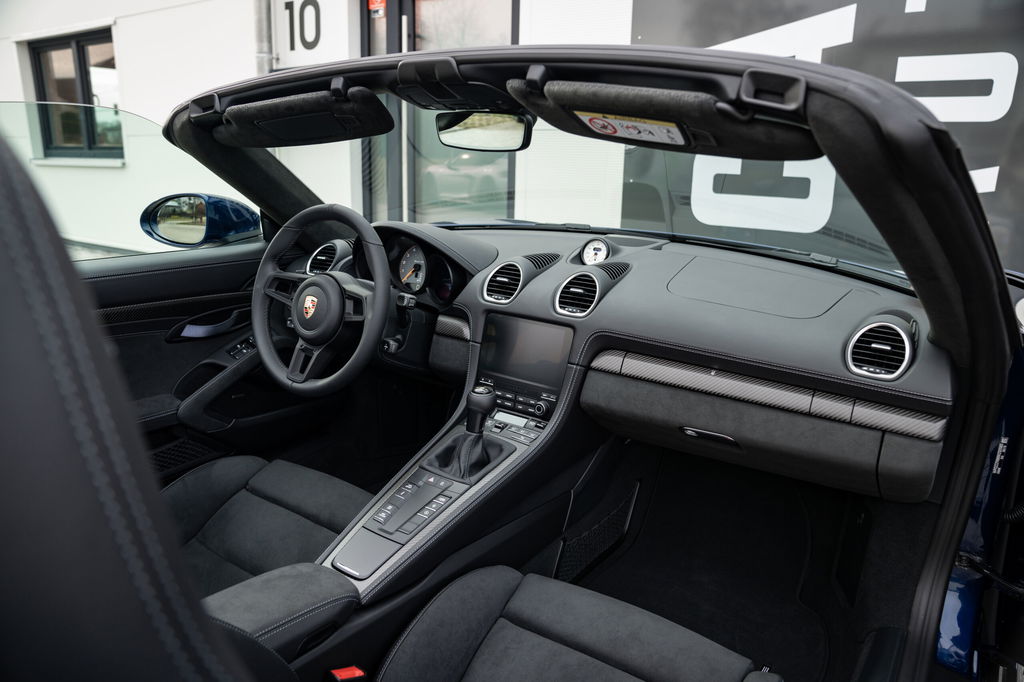 Porsche 718 Spyder RS