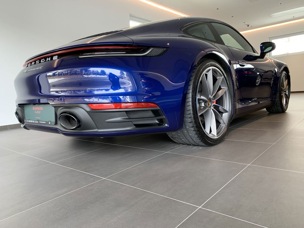 Porsche 992 Carrera 4S