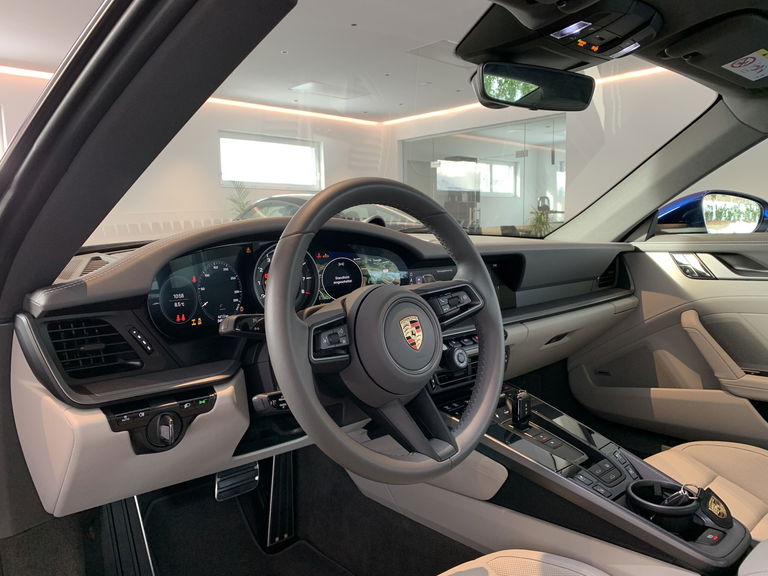 Porsche 992 Carrera 4S