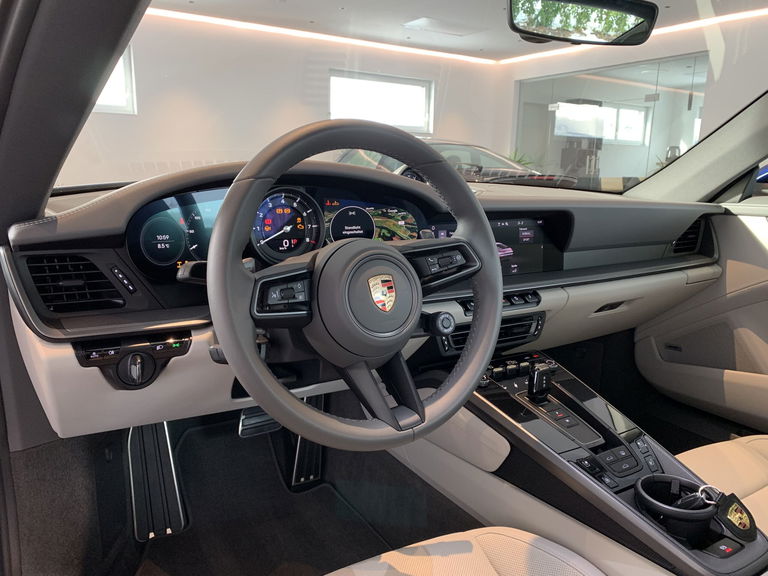 Porsche 992 Carrera 4S