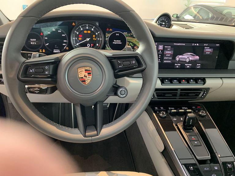 Porsche 992 Carrera 4S